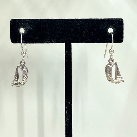 Kabana Brand Native 925 Sterling Silver Stamped Vintage Sailboat Earrings - Picture 3 of 8